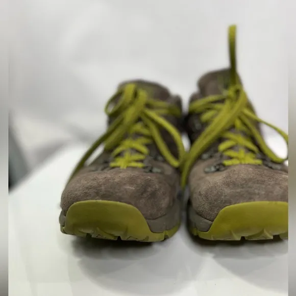Danner - Stylish Brown Suede Hiking Shoes with Green Laces, size 10.5 / 44.5