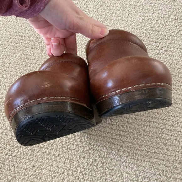 Dansko Brown Clogs Cushioned Heeled Comfort Shoes Women’s Size 39 Like New