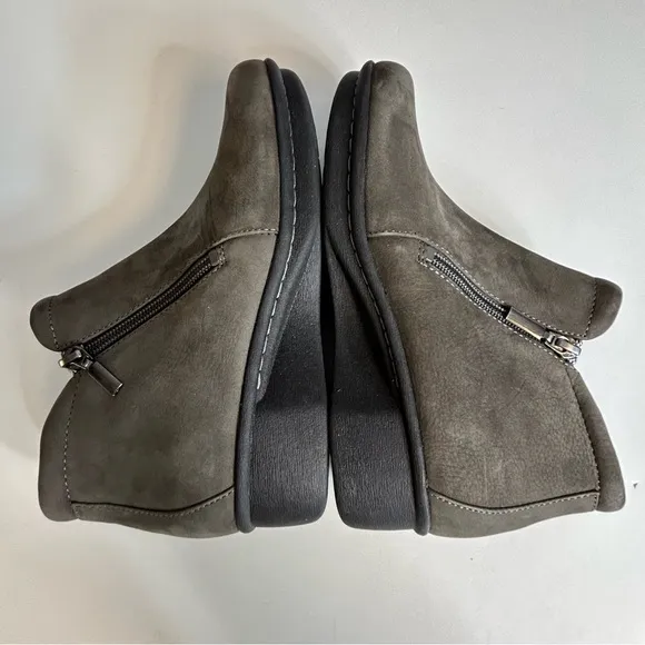 Dansko Lee Nubuck Zip Up Ankle Boots - size 6