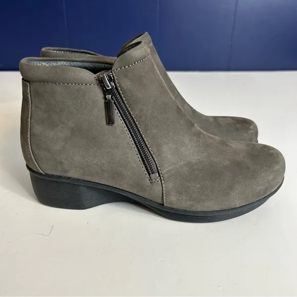 Dansko Lee Nubuck Zip Up Ankle Boots - size 6