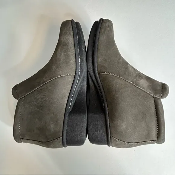 Dansko Lee Nubuck Zip Up Ankle Boots - size 6