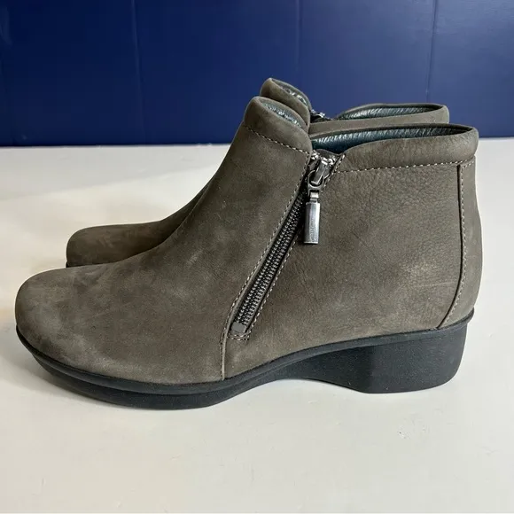 Dansko Lee Nubuck Zip Up Ankle Boots - size 6