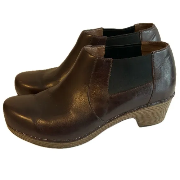 Dansko Marilyn brown genuine leather chelsea clog ankle boots size 10.5 EU 41
