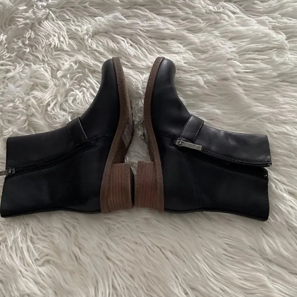 DANSKO Women's Black Leather Ankle Boots size 39 US (9) BNWOT