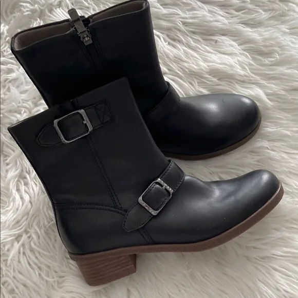 DANSKO Women's Black Leather Ankle Boots size 39 US (9) BNWOT