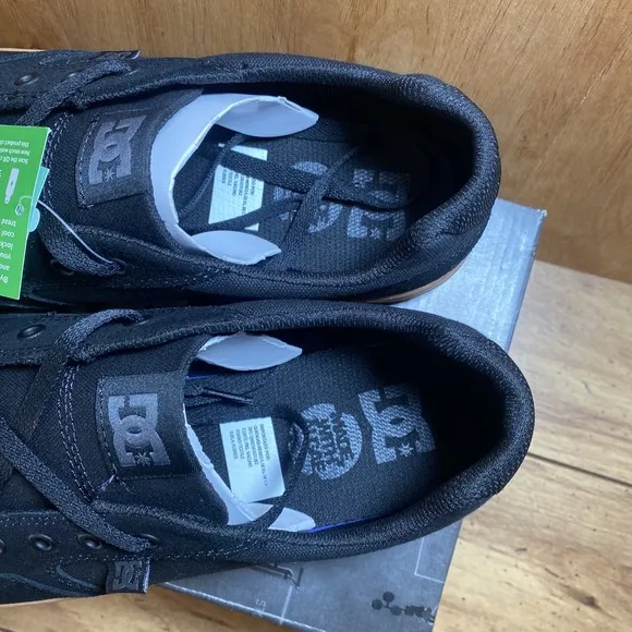DC Rowlan Unisex Skateboard Shoes Black Gum Size 8.5 ADYS300548 Athletic Sneaker