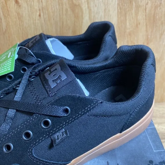 DC Rowlan Unisex Skateboard Shoes Black Gum Size 8.5 ADYS300548 Athletic Sneaker