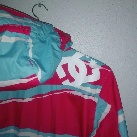 DC Shoes Exotex S Rare Bold Jagged Striped Snowboard Jacket in Pink &amp; Turquoise