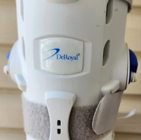 DeRoyal Air pump ankle medical boot walking