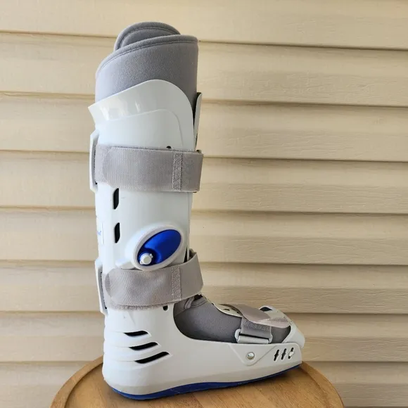 DeRoyal Air pump ankle medical boot walking
