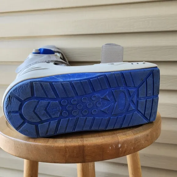 DeRoyal Air pump ankle medical boot walking