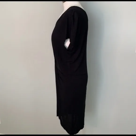 DIANE VON FURSTENBERG BLACK V-NECK DRESS HIGH END LUXURY SIZE 0