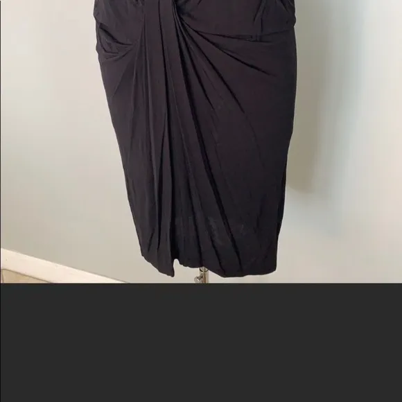 DIANE VON FURSTENBERG BLACK V-NECK DRESS HIGH END LUXURY SIZE 0