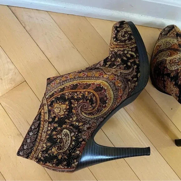 Diba Shoes Women Heeled Ankle Boots Booties Embroidered Paisley Black Gold Sz 10