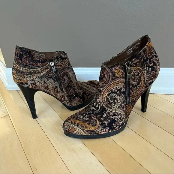 Diba Shoes Women Heeled Ankle Boots Booties Embroidered Paisley Black Gold Sz 10