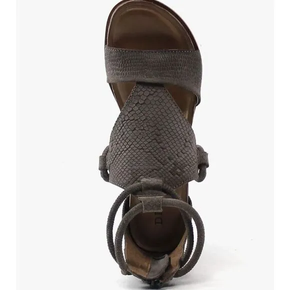 Diba True Women's GREEN CLOVER Cushioned Low Wedge Sandal 7.5 New Taupe