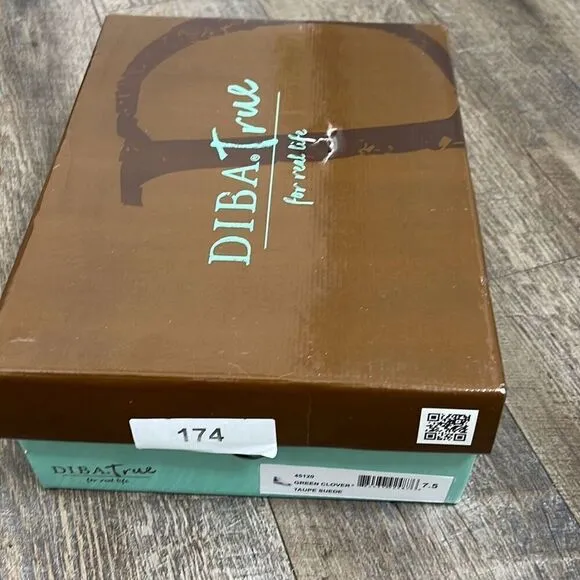 Diba True Women's GREEN CLOVER Cushioned Low Wedge Sandal 7.5 New Taupe