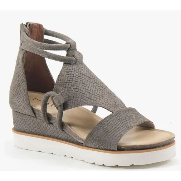 Diba True Women's GREEN CLOVER Cushioned Low Wedge Sandal 7.5 New Taupe