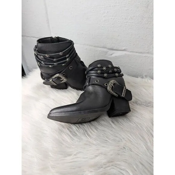 Dingo Ankle Western Cowboy Black Boots Rivets Studs Wrap Buckle Size 6.5 Medium