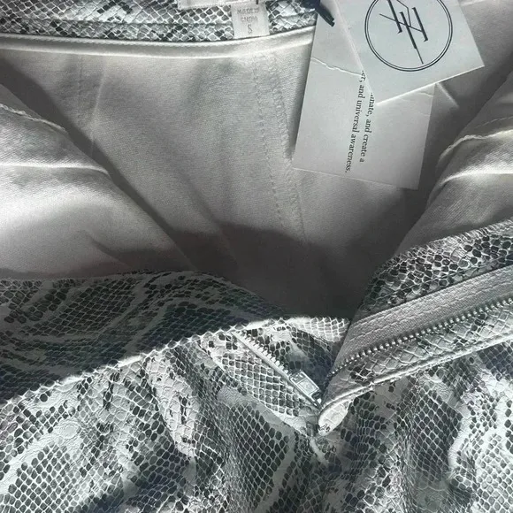 Divine Heritage - Vegan Snake Cuff Short NWT