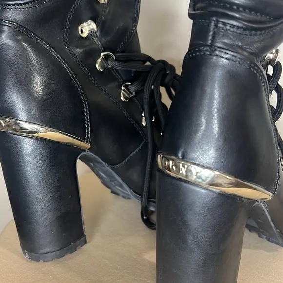 DKNY Womens Lenni Black Block Heel Dressy Almond Toe Ankle Boots Shoes