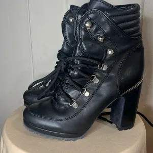 DKNY Womens Lenni Black Block Heel Dressy Almond Toe Ankle Boots Shoes