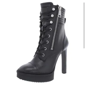 DKNY Women's Steffi Platform Boots * Black