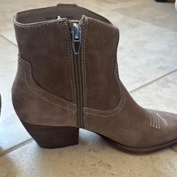 Dolce Vita Silma Ankle Boots Tan Size 7