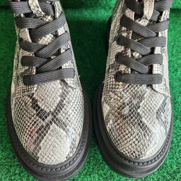 Dolce Vita Snake Print Lace-Up Combat Boot Size 10 New