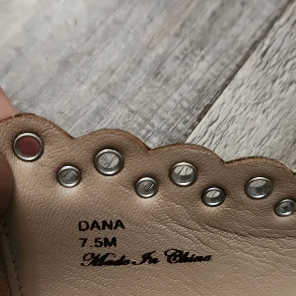 Donald Pliner Women's Metallic Taupe Suede Slip On Dana Flats Size 7.5 Grommets