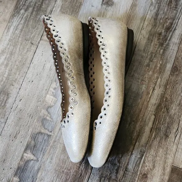 Donald Pliner Women's Metallic Taupe Suede Slip On Dana Flats Size 7.5 Grommets