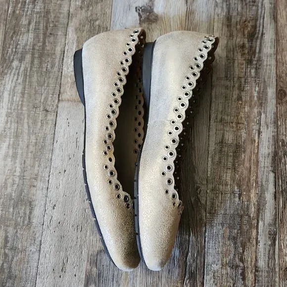 Donald Pliner Women's Metallic Taupe Suede Slip On Dana Flats Size 7.5 Grommets