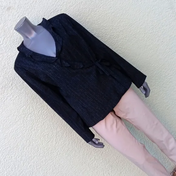 DONNA RICCO LADIES CHARCOAL GREY PIN-STRIPED LUXURY SUITCOAT/BLAZER