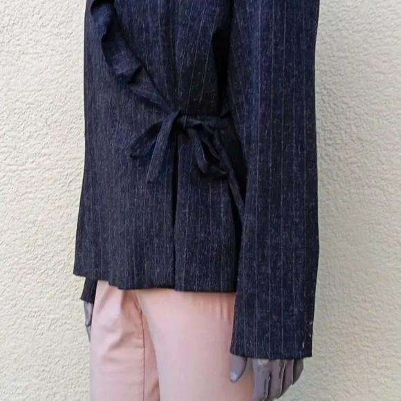 DONNA RICCO LADIES CHARCOAL GREY PIN-STRIPED LUXURY SUITCOAT/BLAZER