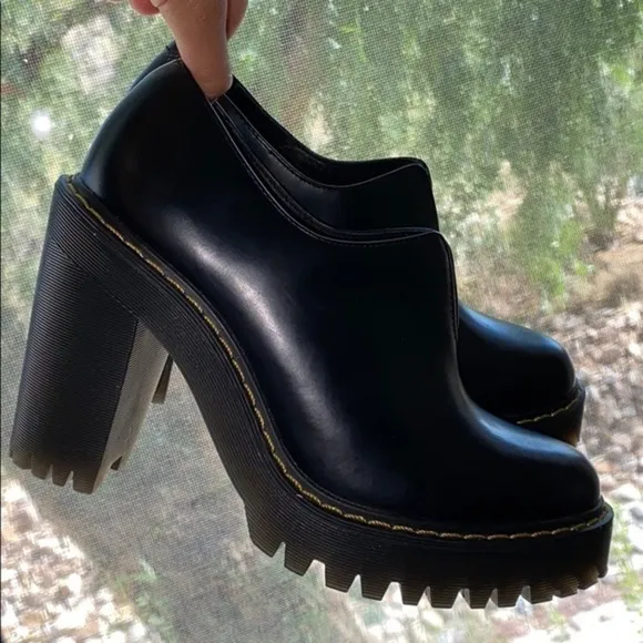 DR MARTENS CORDELIA RETRO MOD SMOOTH Black LEATHER HEELS