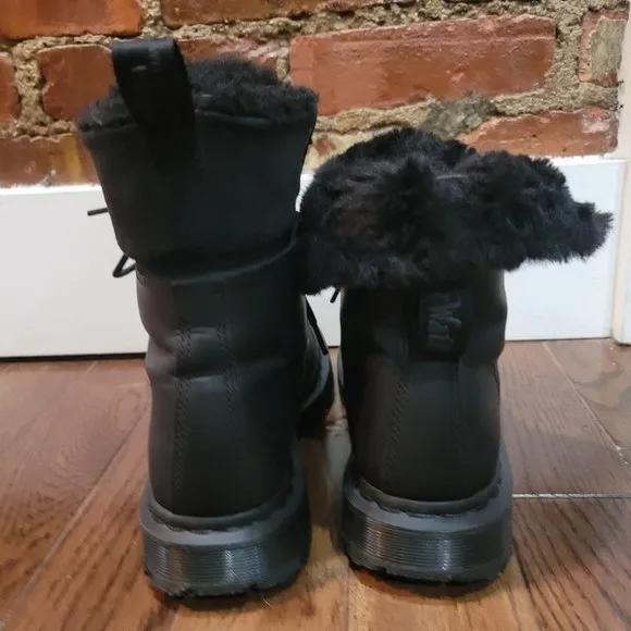Dr Martens (Docs) sz8 Wintergrip Faux Fur Lined Boots - Lace Up - waterproof