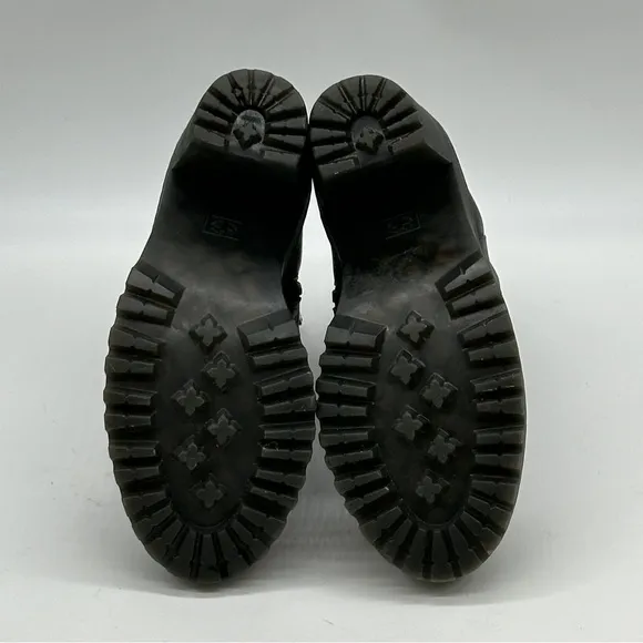 Dr. Martens Magdalena Ankle Boots. Size 9