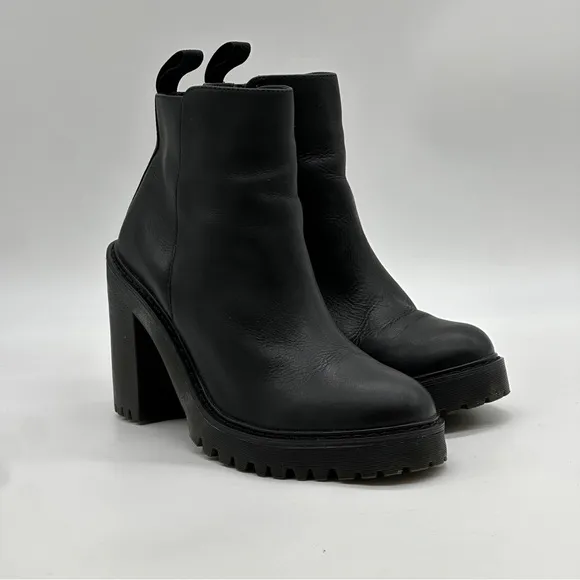 Dr. Martens Magdalena Ankle Boots. Size 9