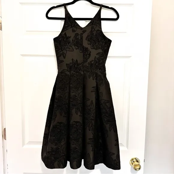 DRESS THE POPULATION COLLETTE FIT &amp; FLARE BLACK  DRESS sz small $282