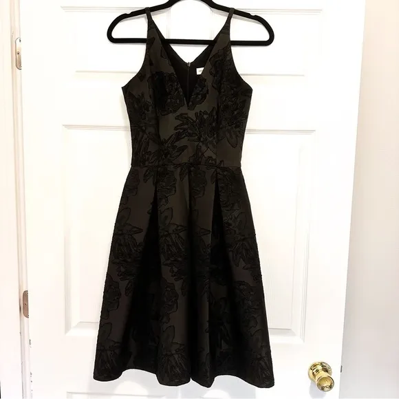 DRESS THE POPULATION COLLETTE FIT &amp; FLARE BLACK  DRESS sz small $282