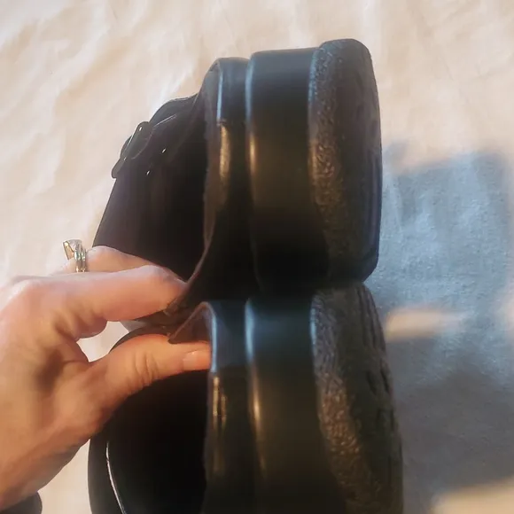 Drew Savannah Super Cushioned Black Sz. 7-7.5 W/WW Buckled Clog Shoes