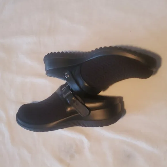 Drew Savannah Super Cushioned Black Sz. 7-7.5 W/WW Buckled Clog Shoes