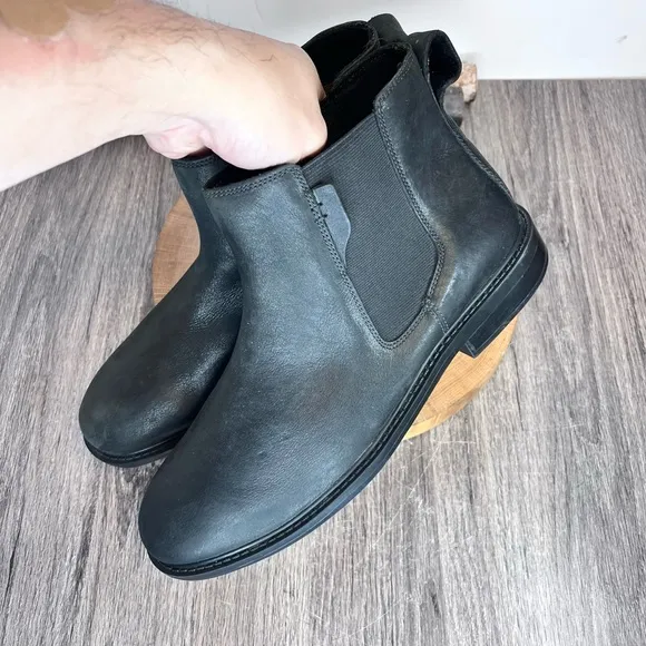 *Dunham | Men's Graham-dun Chelsea Boot in Black Leather Size 9.5D