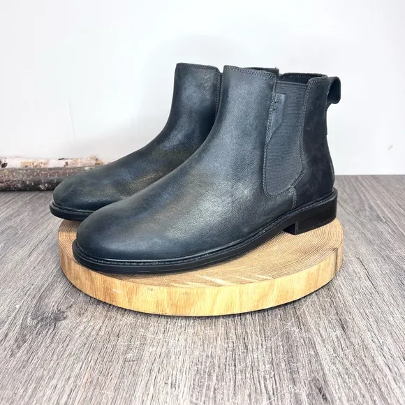 *Dunham | Men's Graham-dun Chelsea Boot in Black Leather Size 9.5D