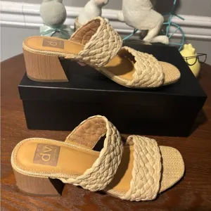 DV by Dolce Vita Women's Light Tan Raffia Woven Sandals - Size 8 Worn 1 day