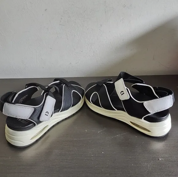 Earth Cedar Kushma Black Noir Hiking Outdoor Water Sandals Shoes Sz 6.5M NWOB