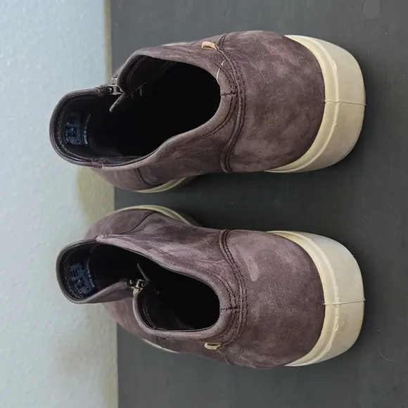 Ecco Dark Gray Low Top Ankle Boots Size 8
