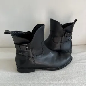 ECCO Leather Ankle Boots size 5