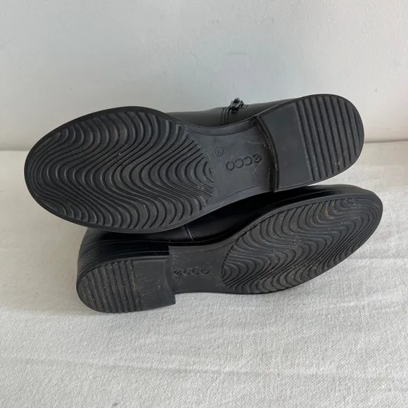 ECCO Leather Ankle Boots size 5