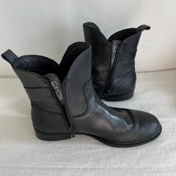 ECCO Leather Ankle Boots size 5